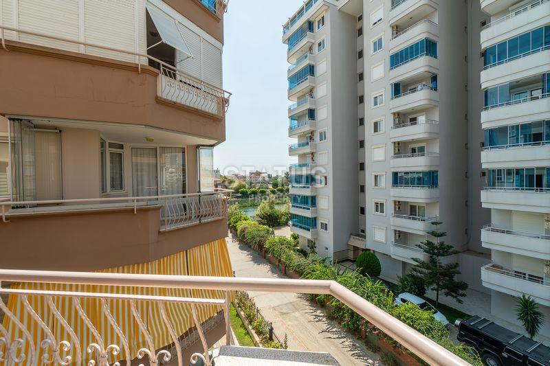 Трёхкомнатная меблированная квартира в 150м от моря в Тосмуре. 110м2 фото 13