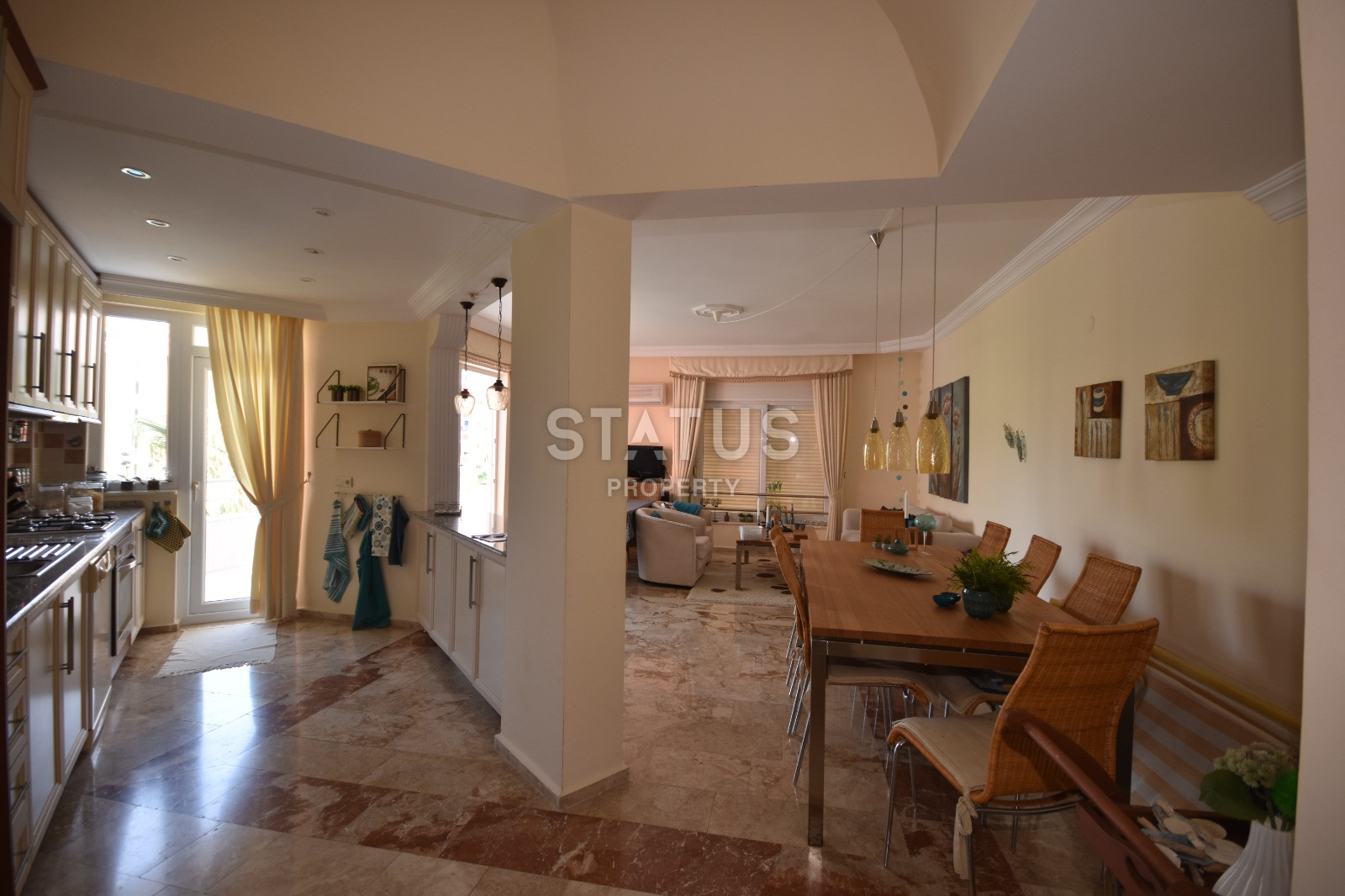 Three-room furnished apartment in the first coastline in Mahmutlar. 115m2 фото 11