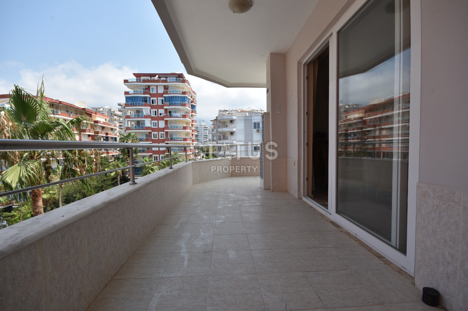 Three-room furnished apartment in the first coastline in Mahmutlar. 115m2 фото 14