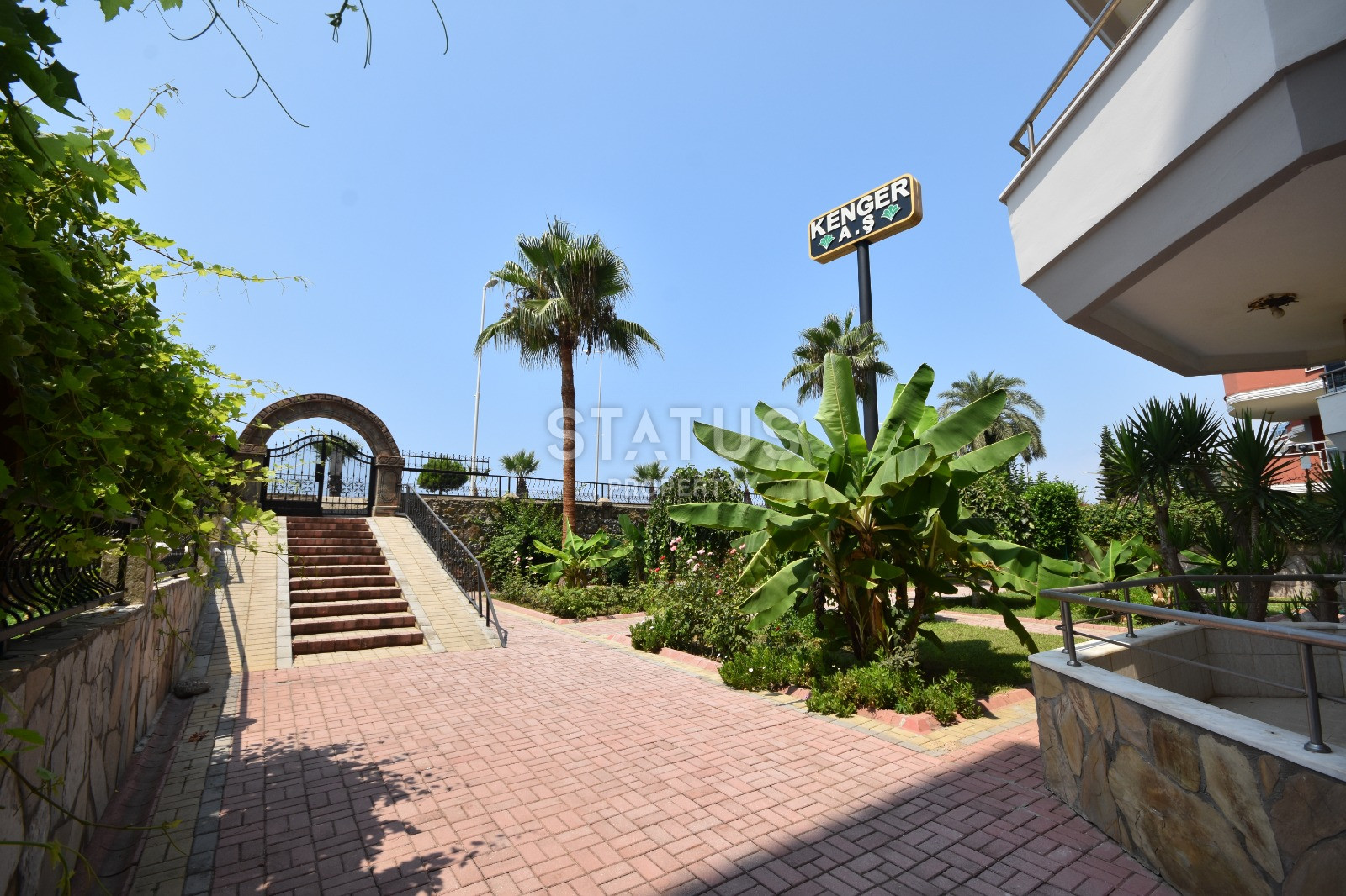 Three-room furnished apartment in the first coastline in Mahmutlar. 115m2 фото 27