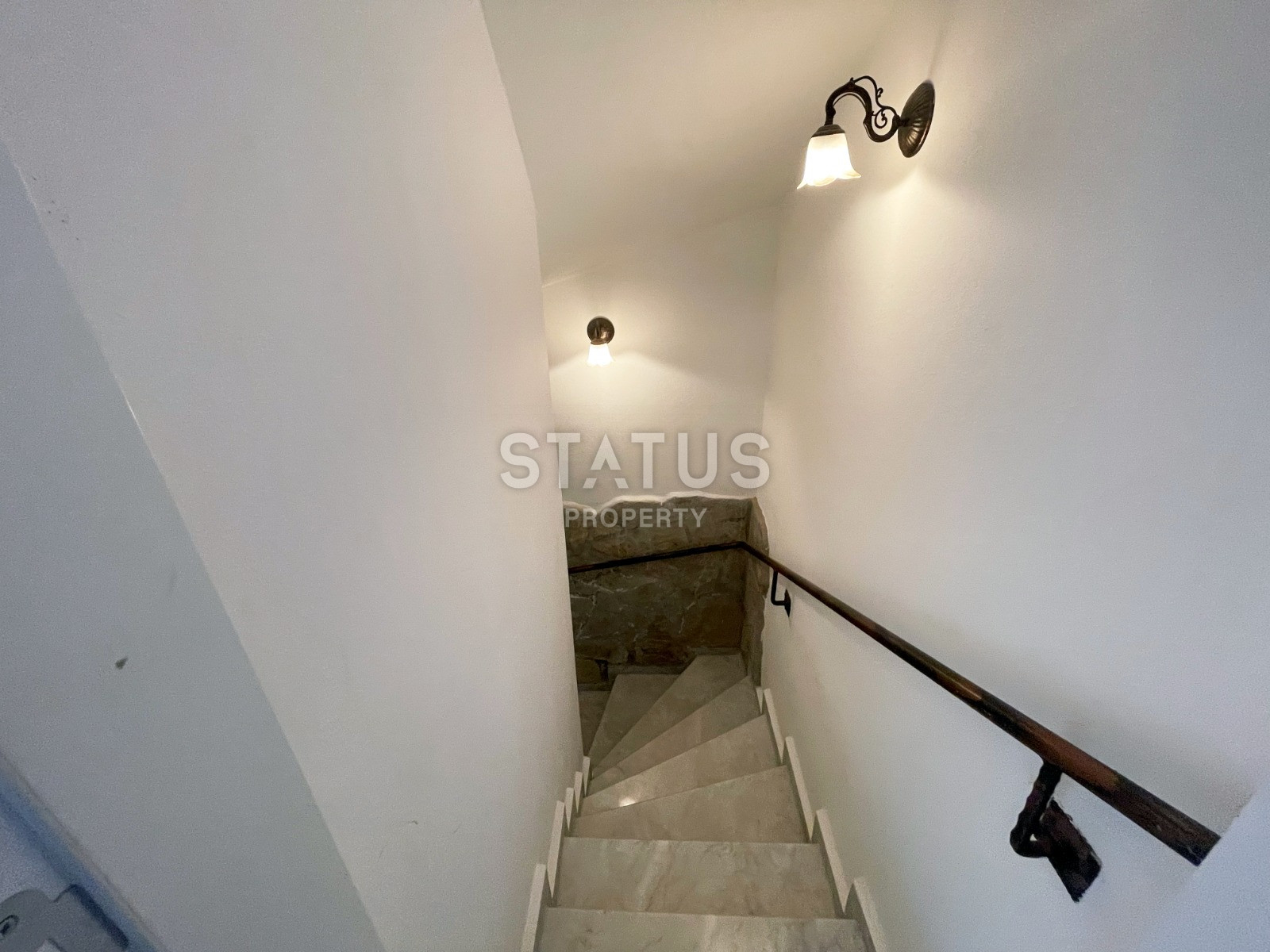 Three-level furnished villa with infrastructure in OBA. 352m2 фото 6