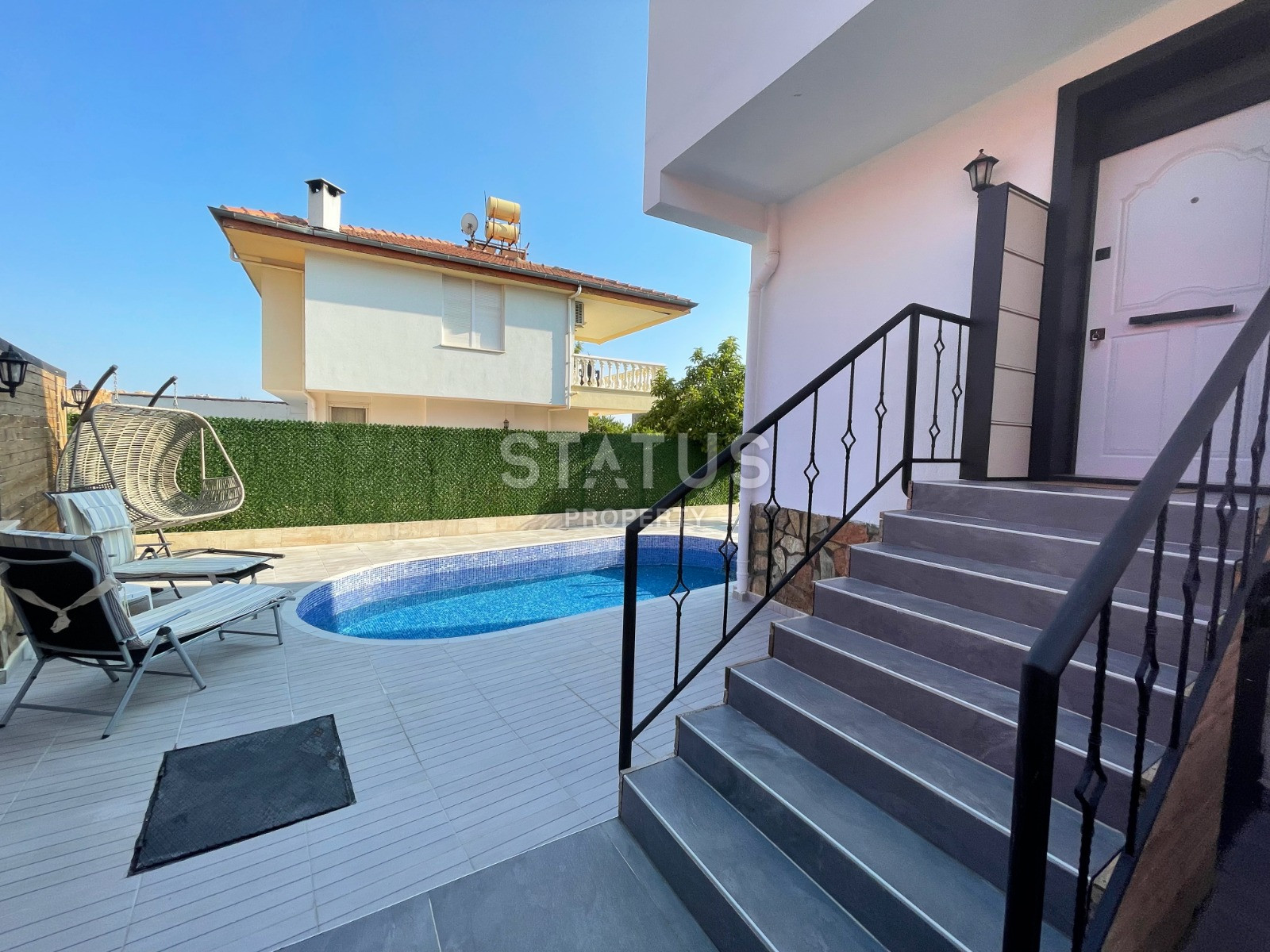 Three-level furnished villa with infrastructure in OBA. 352m2 фото 17