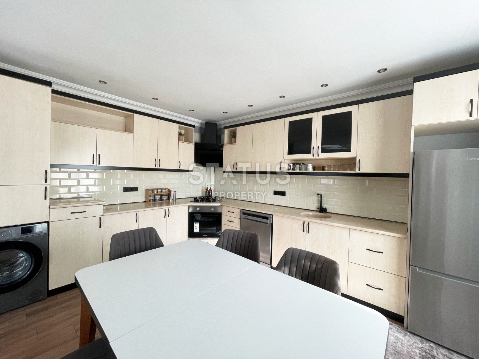 Three-level furnished villa with infrastructure in OBA. 352m2 фото 18