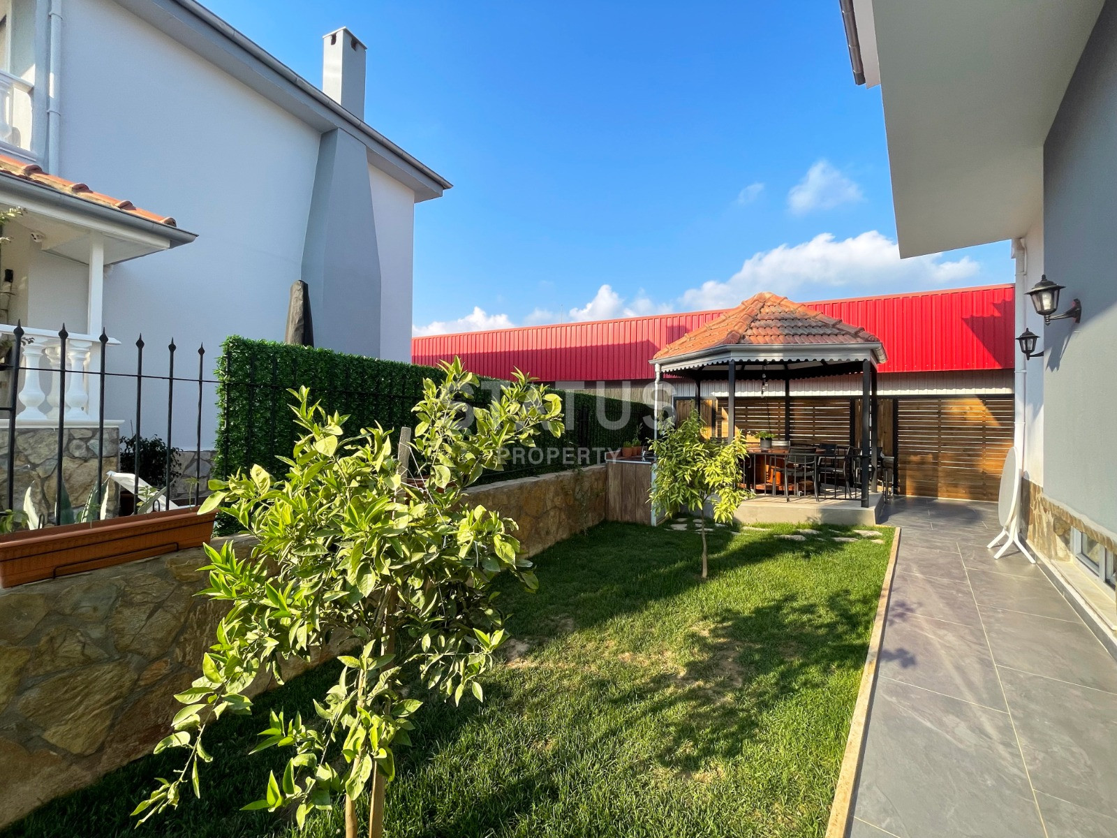 Three-level furnished villa with infrastructure in OBA. 352m2 фото 29