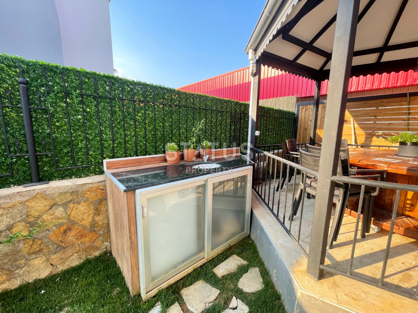 Three-level furnished villa with infrastructure in OBA. 352m2 фото 31