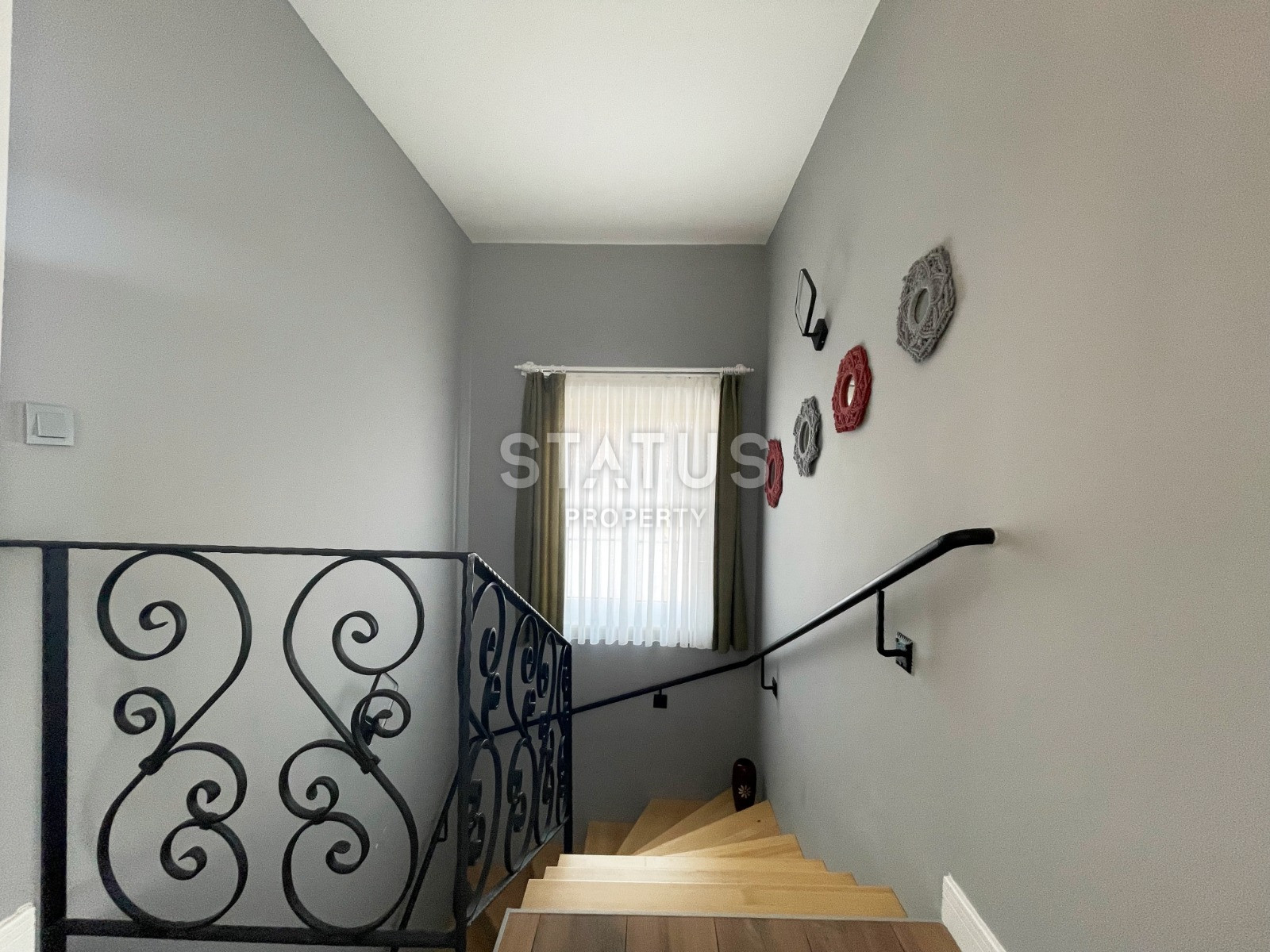 Three-level furnished villa with infrastructure in OBA. 352m2 фото 32