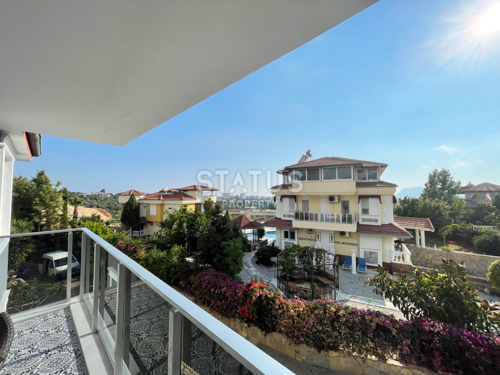 Three-level furnished villa with infrastructure in OBA. 352m2 фото 37