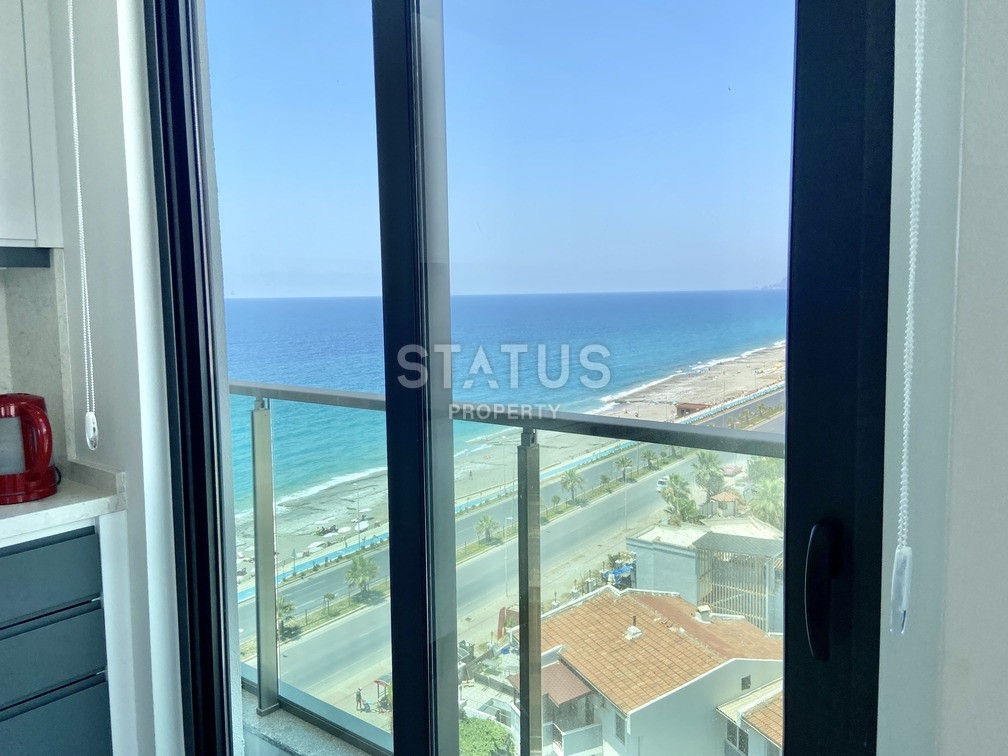 Уютная светлая трёхкомнатная квартира в первой береговой линии в Махмутларе. 85м2 фото 10