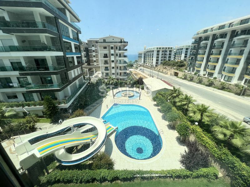 Трёхкомнатная меблированная квартира в 200м от моря в Каргыджаке. 120м2 фото 1