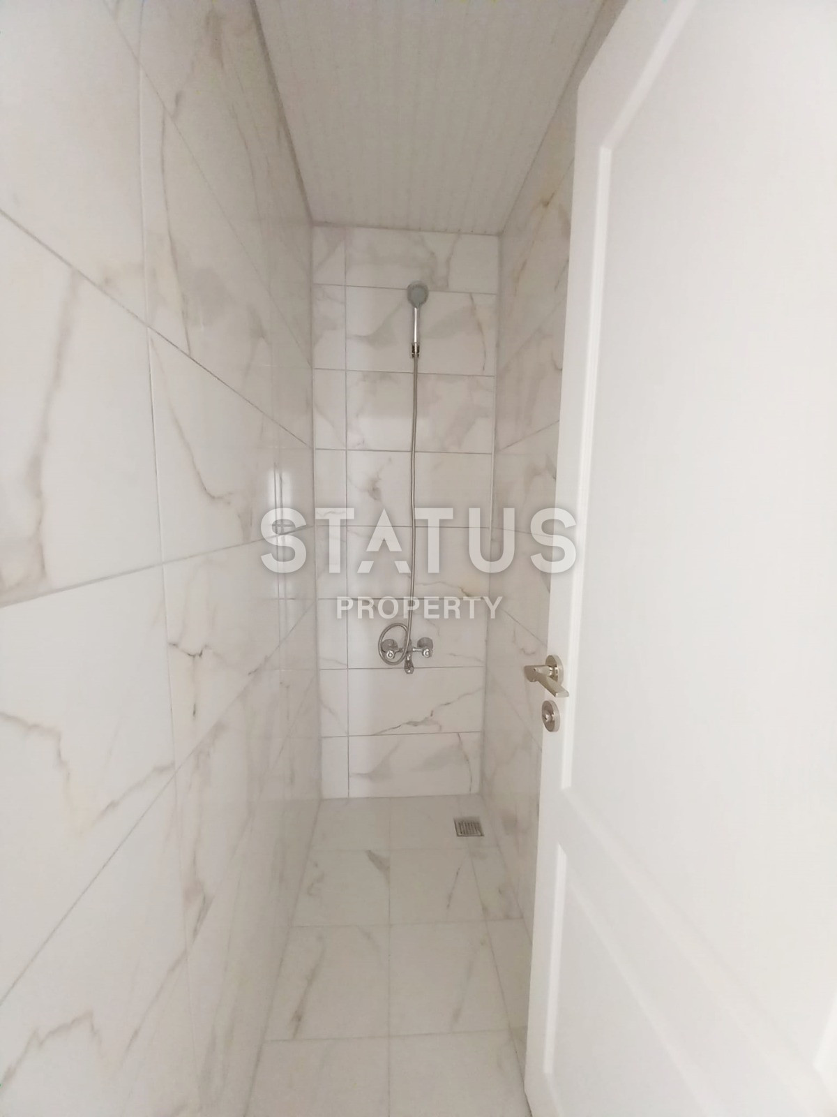 Апартаменты 4+1 в 200 метрах от моря по улице Барбаросса, р-н Махмутлар. 165м2. фото 9