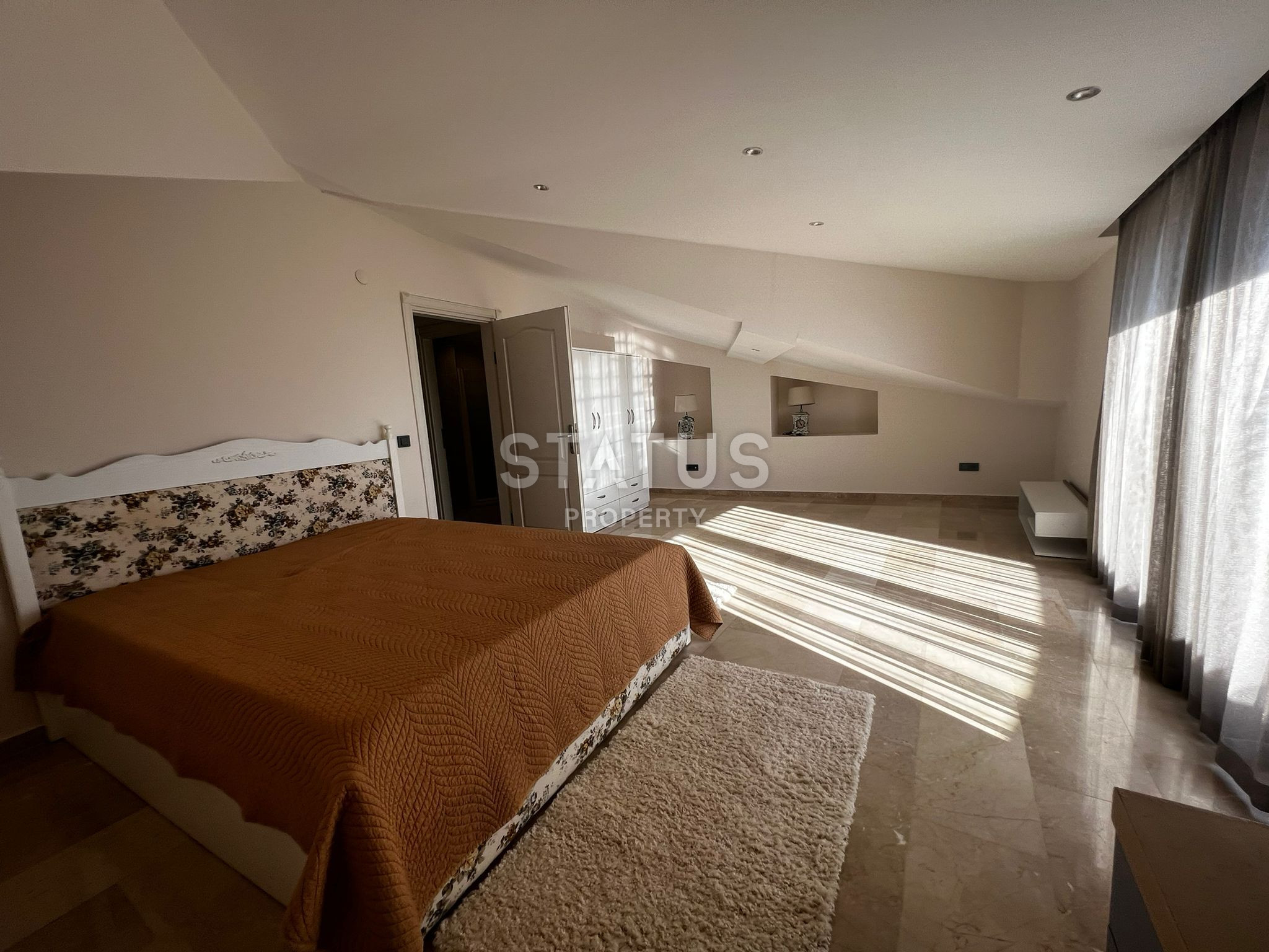 Status Property Company presents you a 3-room apartment 160m2 фото 8