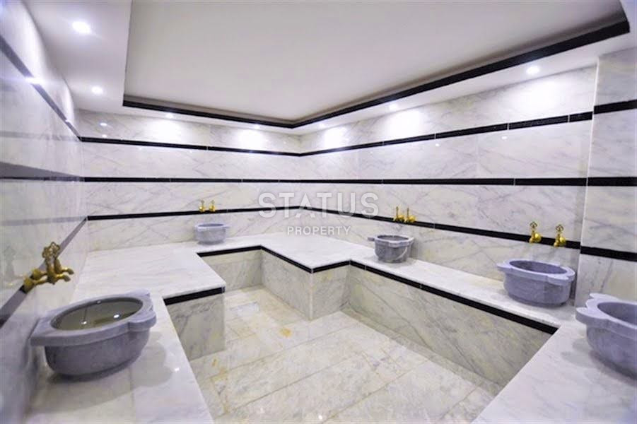 Luxurious apartments 4+1 in the residential complex in Mahmutlar. 200m2 фото 3