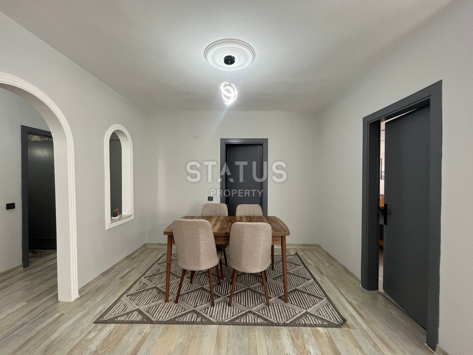 Уютная трёхкомнатная квартира с хорошим расположением в нижней ОБЕ. 100м2 фото 15