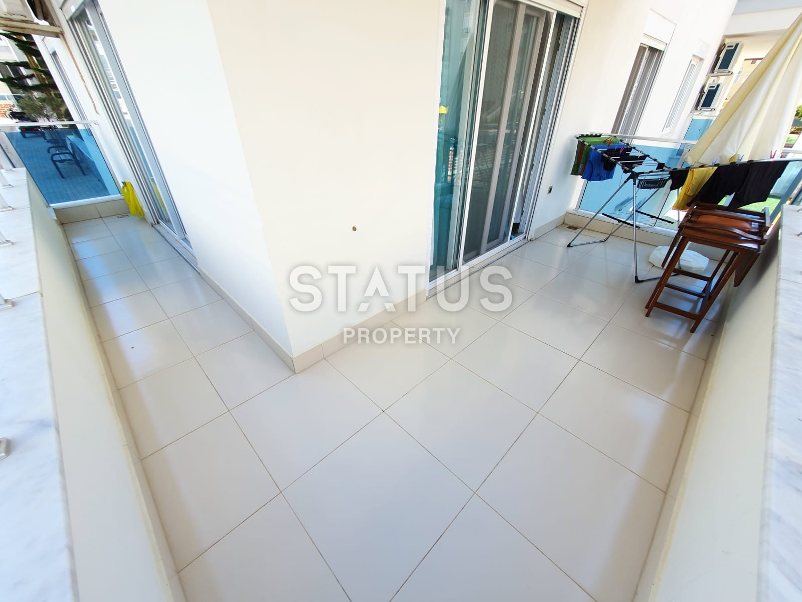 Меблированная просторная двухкомнатная квартира в комплексе с бассейном в Махмутларе, 75 м2. фото 11