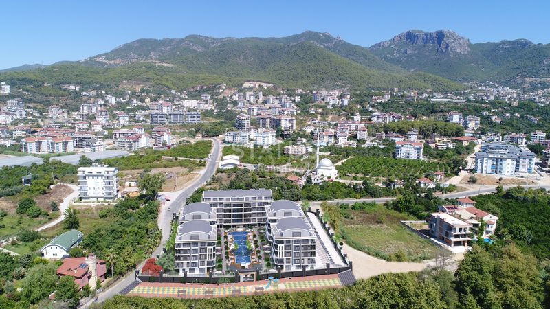 Four-room apartment in a residential complex with a rich infrastructure in the upper OBE. 140m2 фото 3