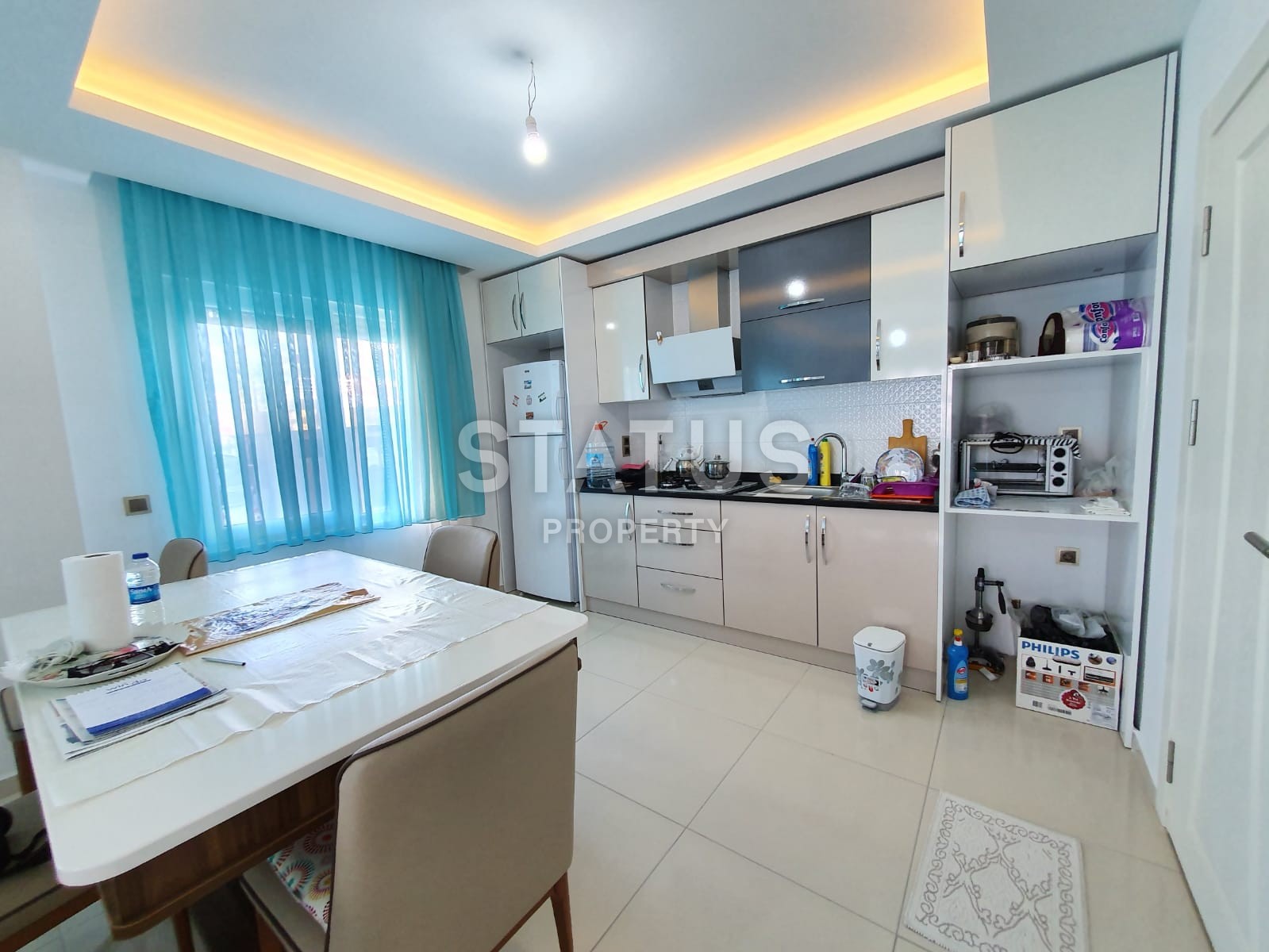 Меблированная просторная двухкомнатная квартира в комплексе с бассейном в Махмутларе, 75 м2. фото 3