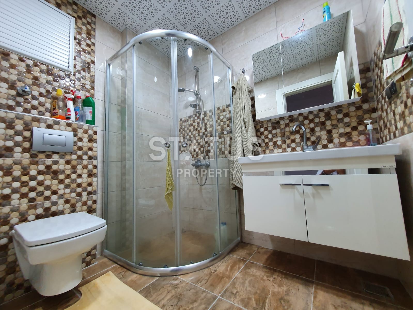 Меблированная просторная двухкомнатная квартира в комплексе с бассейном в Махмутларе, 75 м2. фото 10