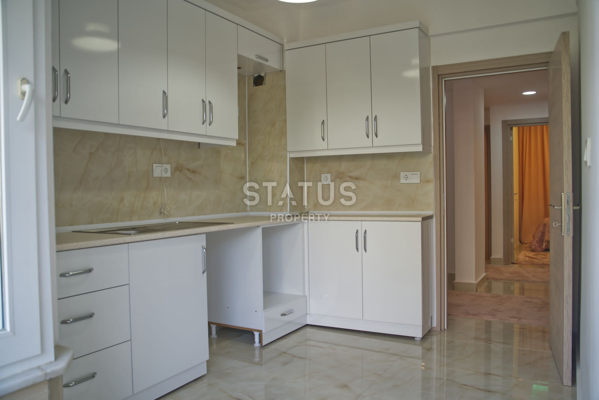 Bright three-room apartment in the center of Alanya, 100 m2 фото 3