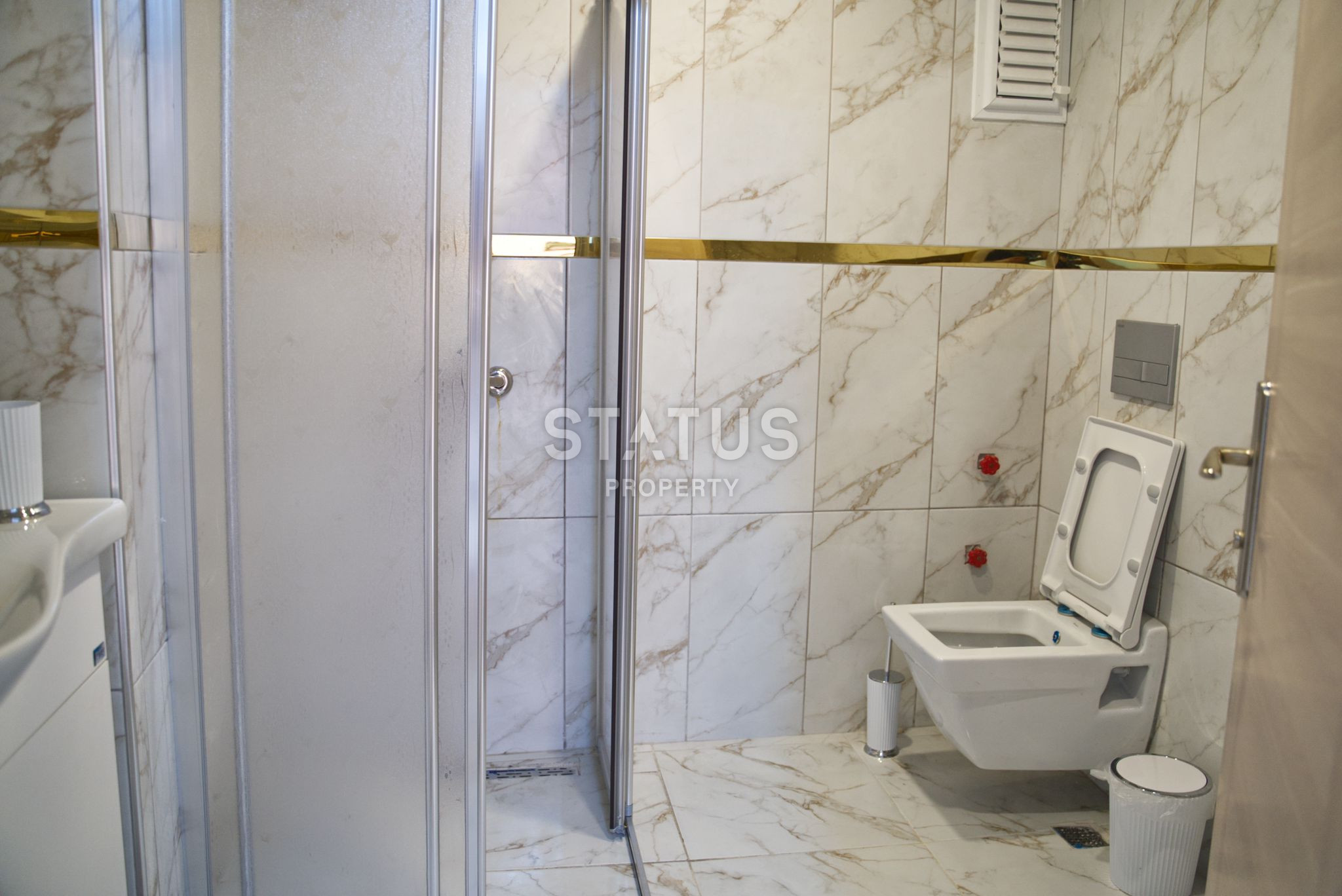 Bright three-room apartment in the center of Alanya, 100 m2 фото 4