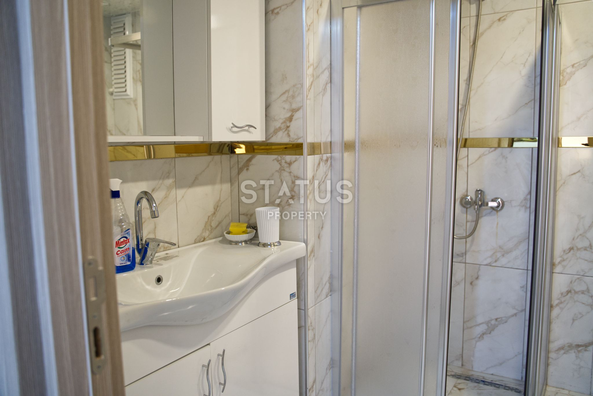 Bright three-room apartment in the center of Alanya, 100 m2 фото 14