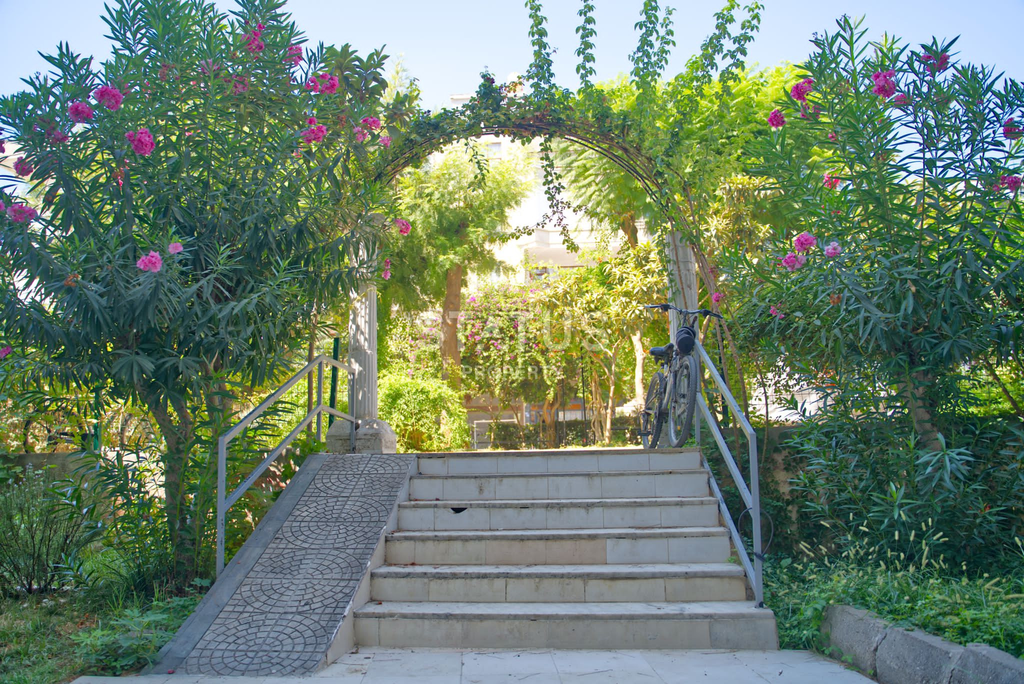 Bright three-room apartment in the center of Alanya, 100 m2 фото 22