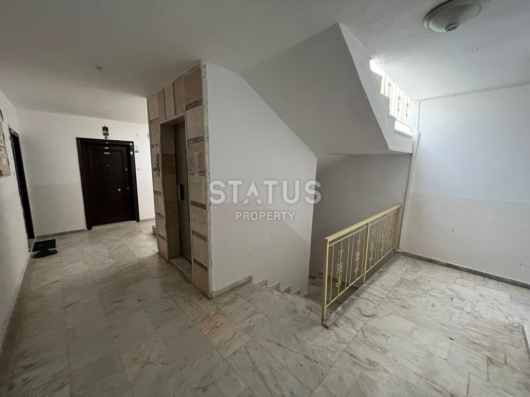 Квартира 1+1 на улице Барбаросса в районе Махмутлар, 75 м2. фото 3