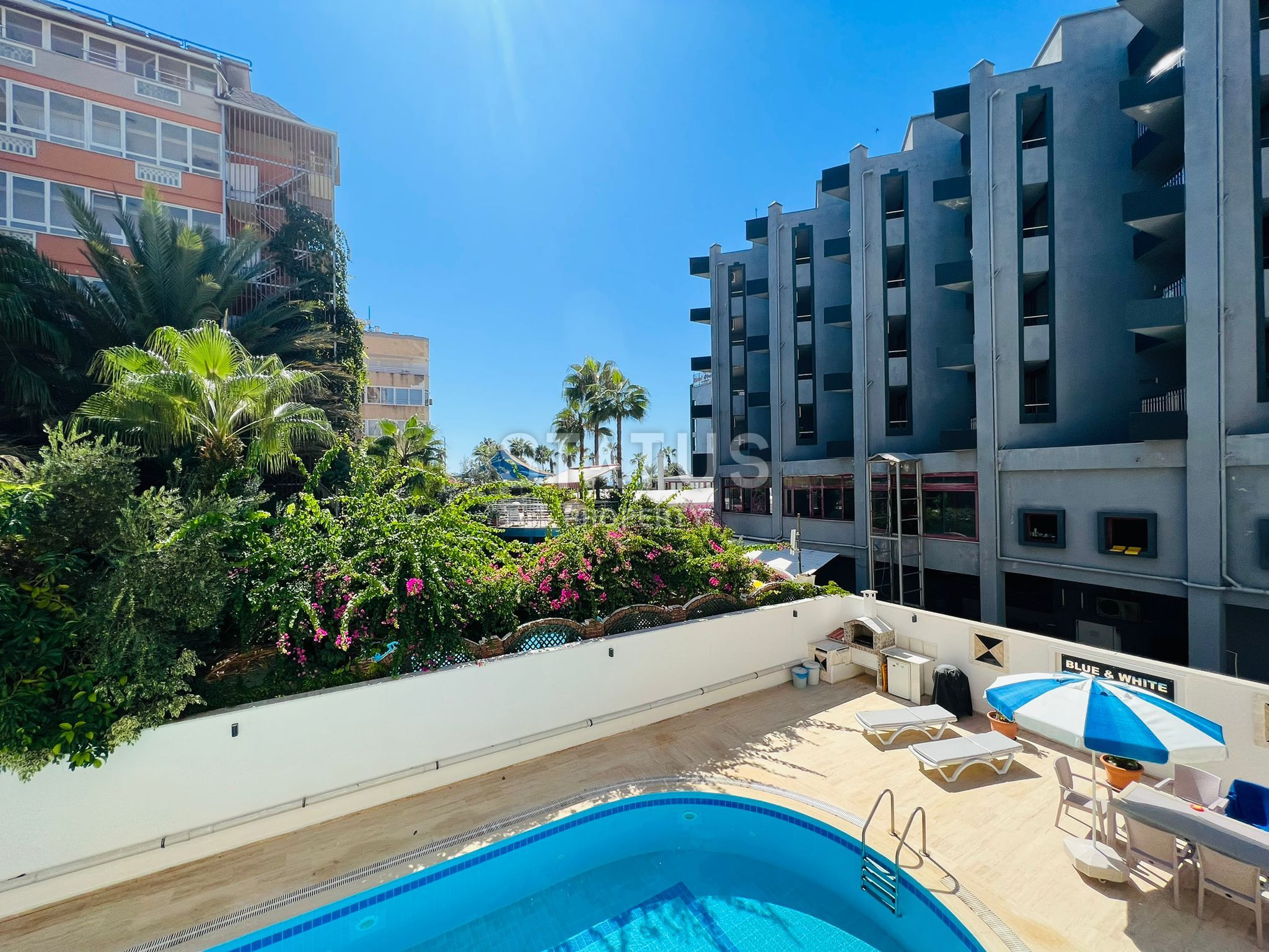 Spacious apartments 1+1 with new furniture and appliances 50m from the sea in OBA. 70m2 фото 5