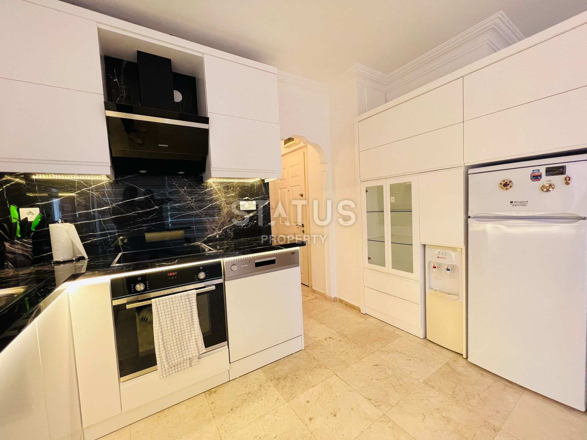 Spacious apartments 1+1 with new furniture and appliances 50m from the sea in OBA. 70m2 фото 6