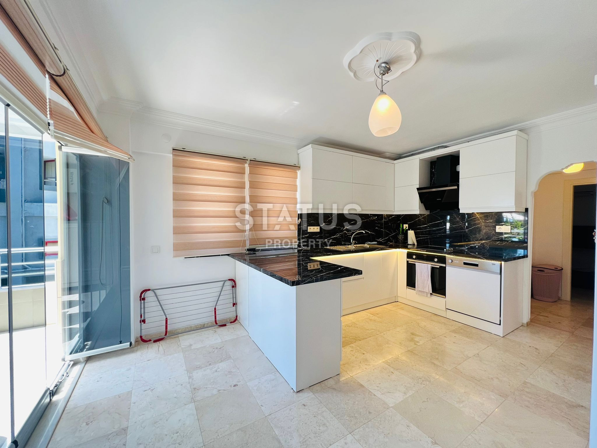 Spacious apartments 1+1 with new furniture and appliances 50m from the sea in OBA. 70m2 фото 12