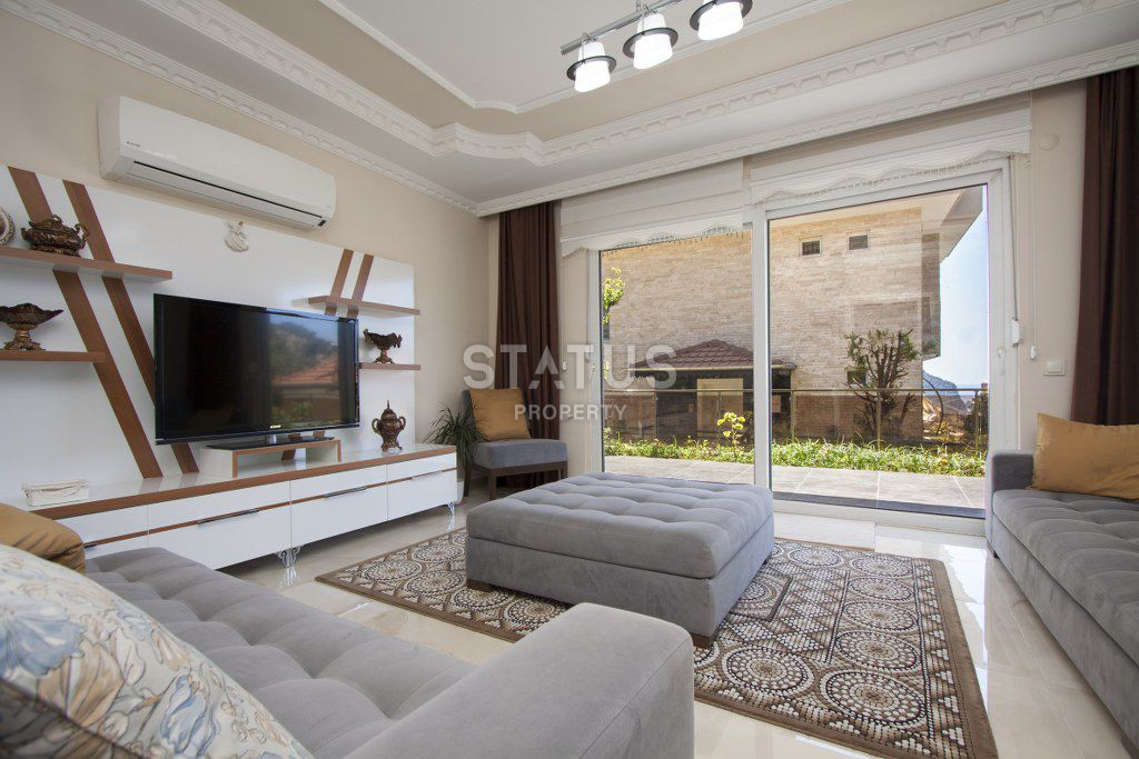 Three-storey villa with a panoramic view of Alanya. 330m2. фото 24