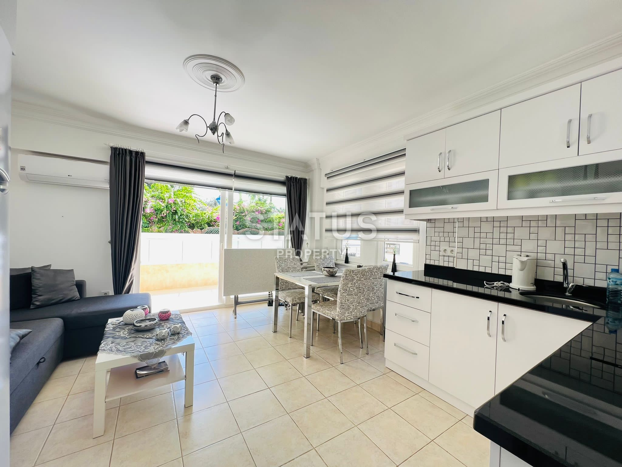 Spacious two-room apartment 50 m from the sea in OBA. 70m2 фото 4