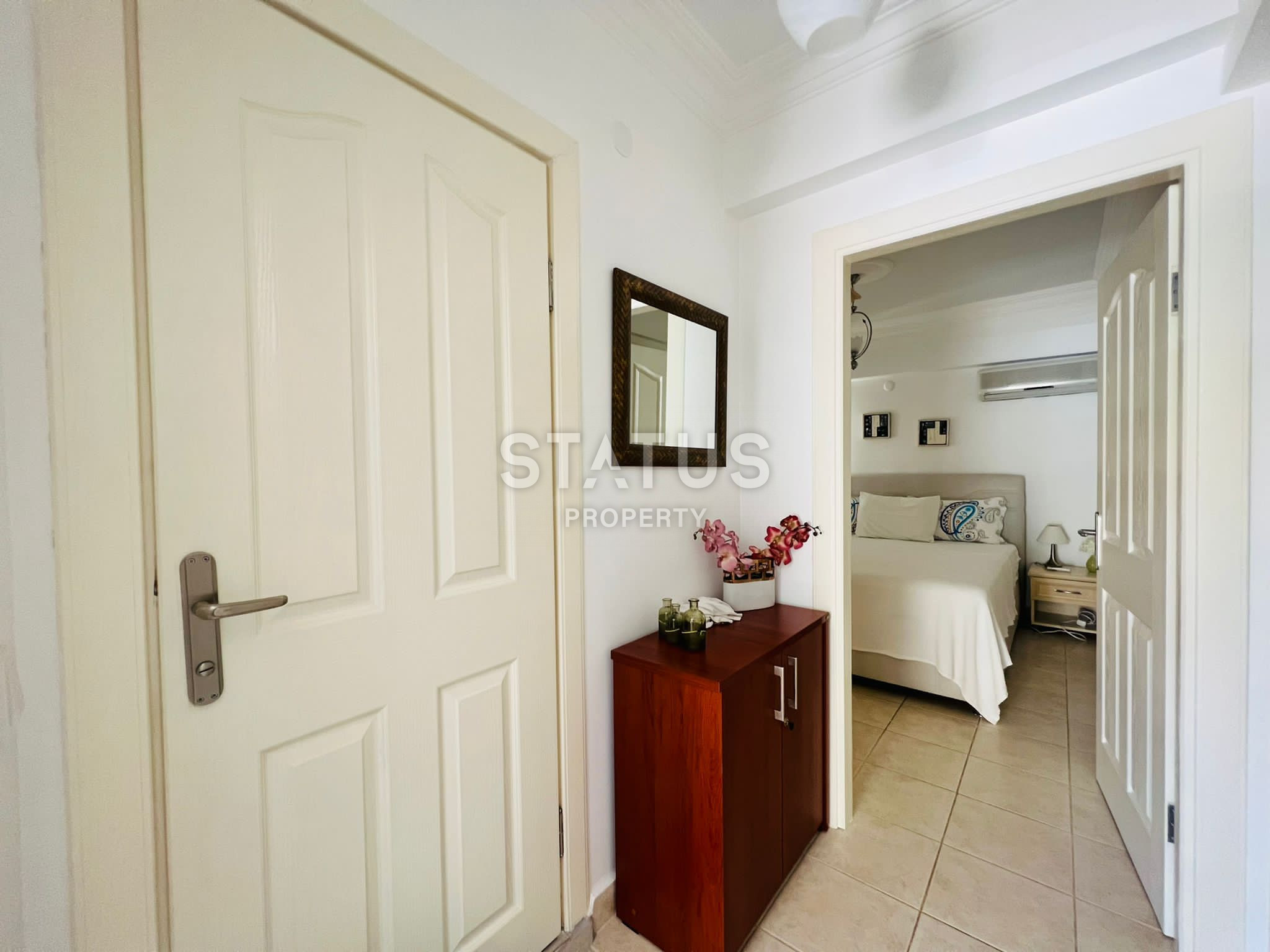 Spacious two-room apartment 50 m from the sea in OBA. 70m2 фото 8