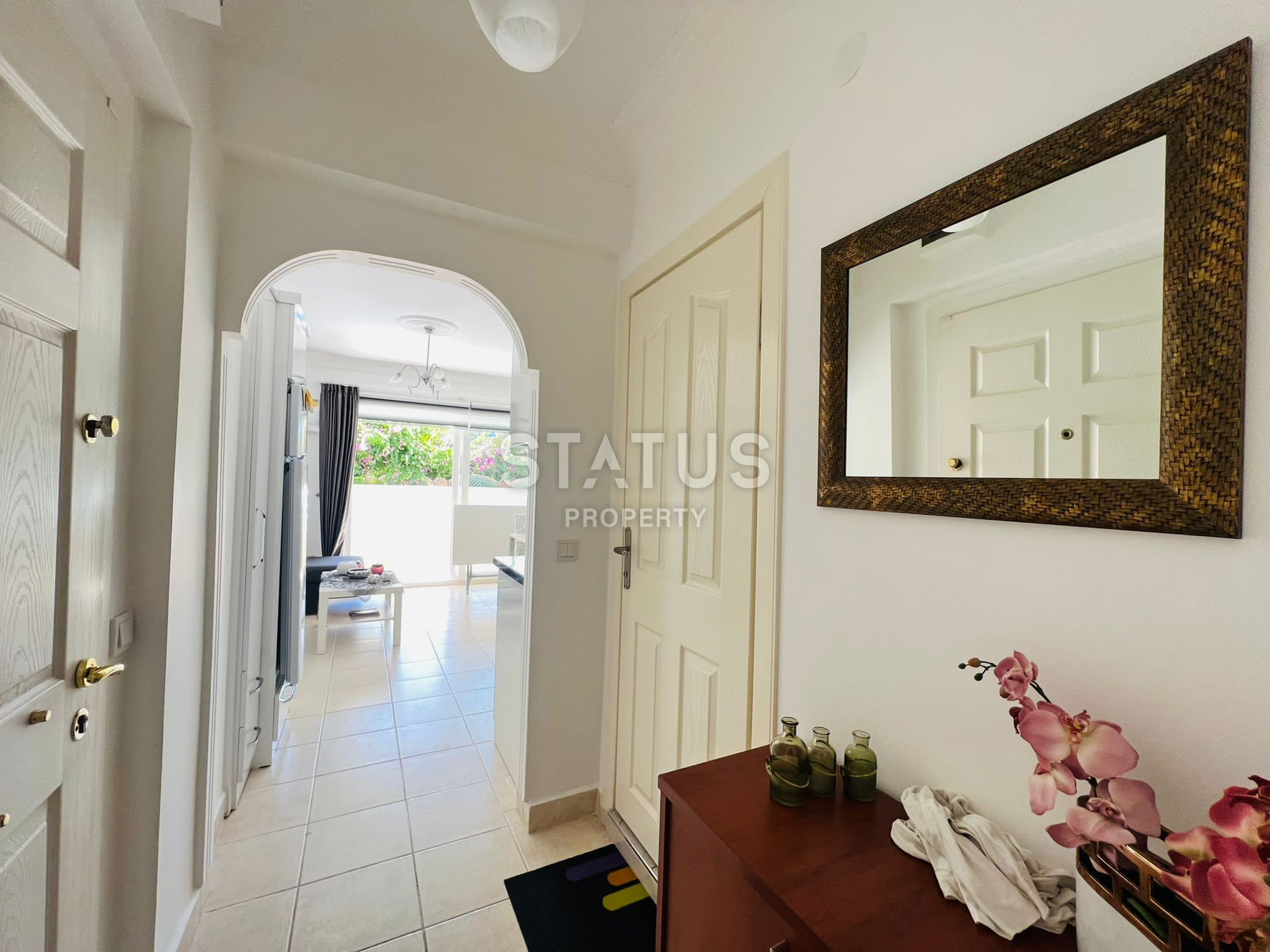 Spacious two-room apartment 50 m from the sea in OBA. 70m2 фото 9