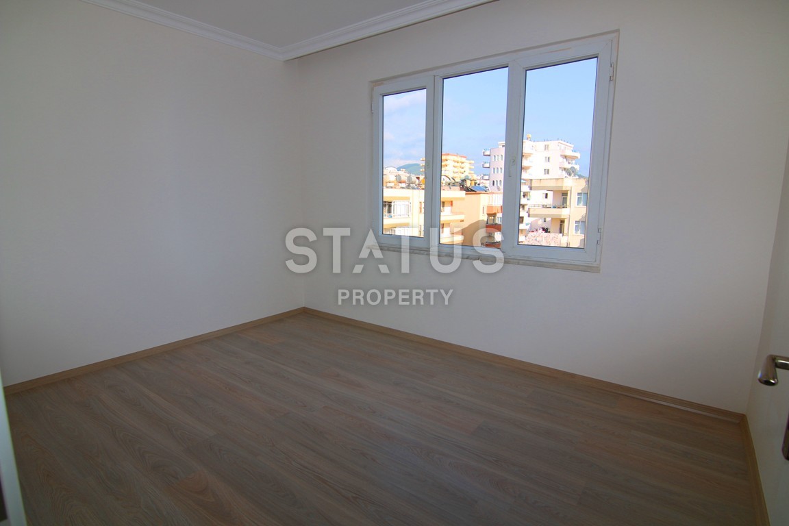 Трехкомнатная квартира с ремонтом в Махмутларе в 100 метрах от моря, 100 кв. м. фото 4