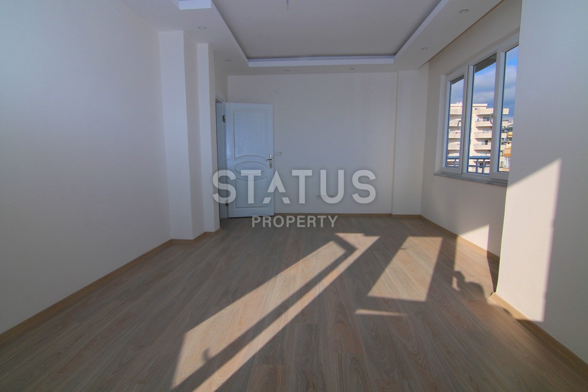 Трехкомнатная квартира с ремонтом в Махмутларе в 100 метрах от моря, 100 кв. м. фото 5