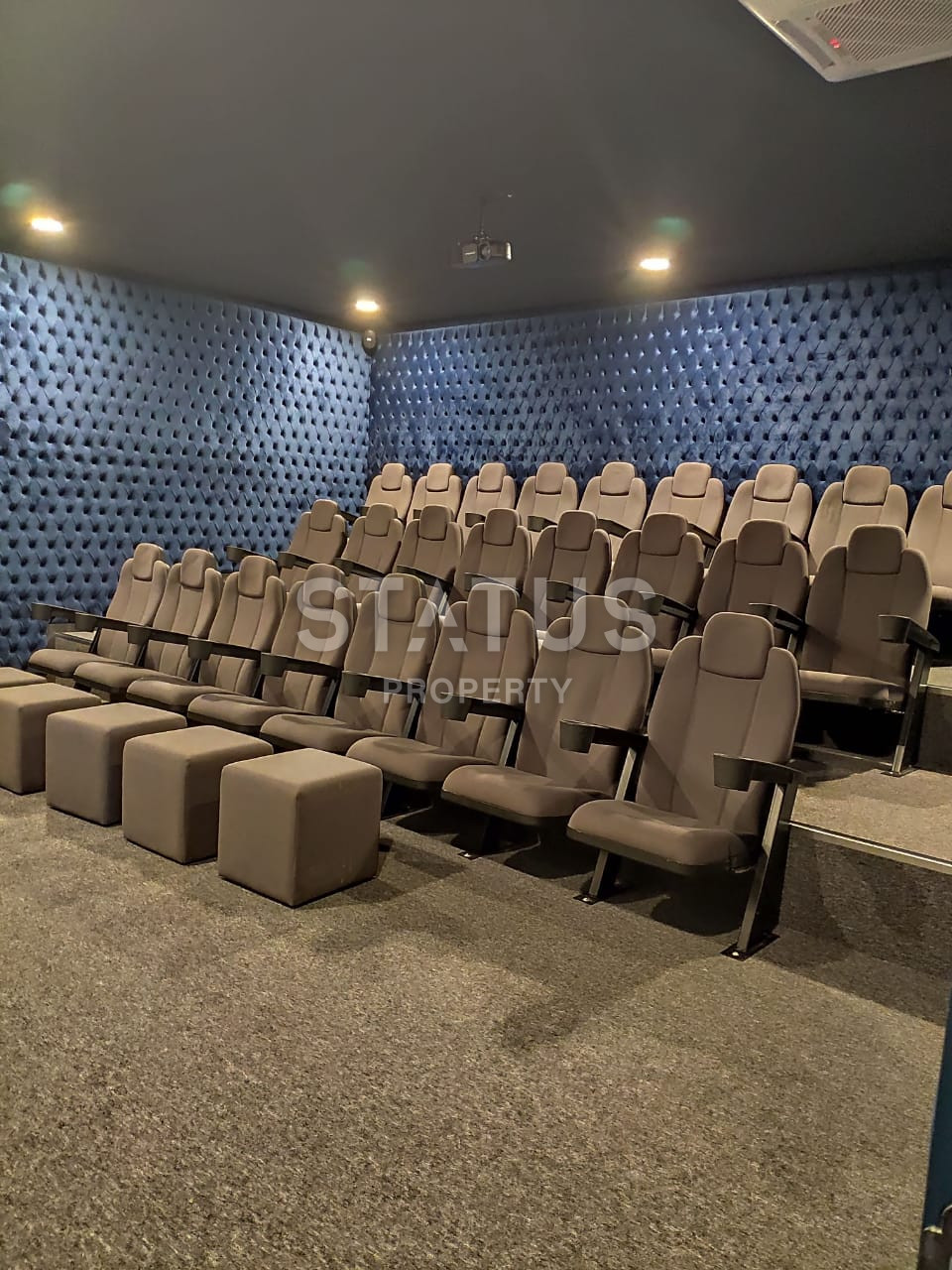 Spacious one-bedroom apartment in a well-known residential complex with full infrastructure in Kargicak. 68m2 фото 24