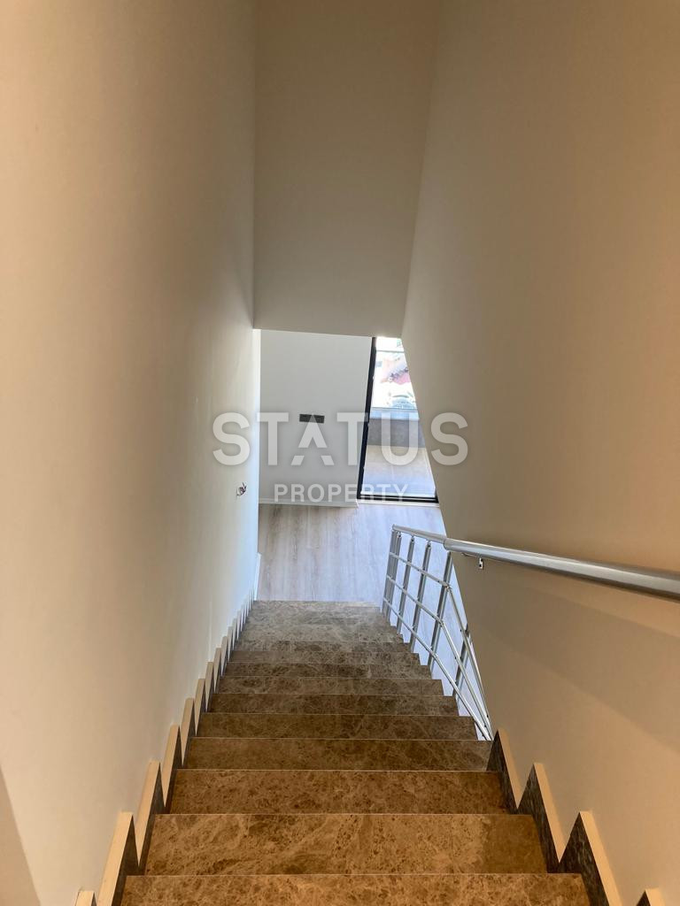 Panoramic duplex 5+1 in the residential complex in Mahmutlar. 280m2 фото 5