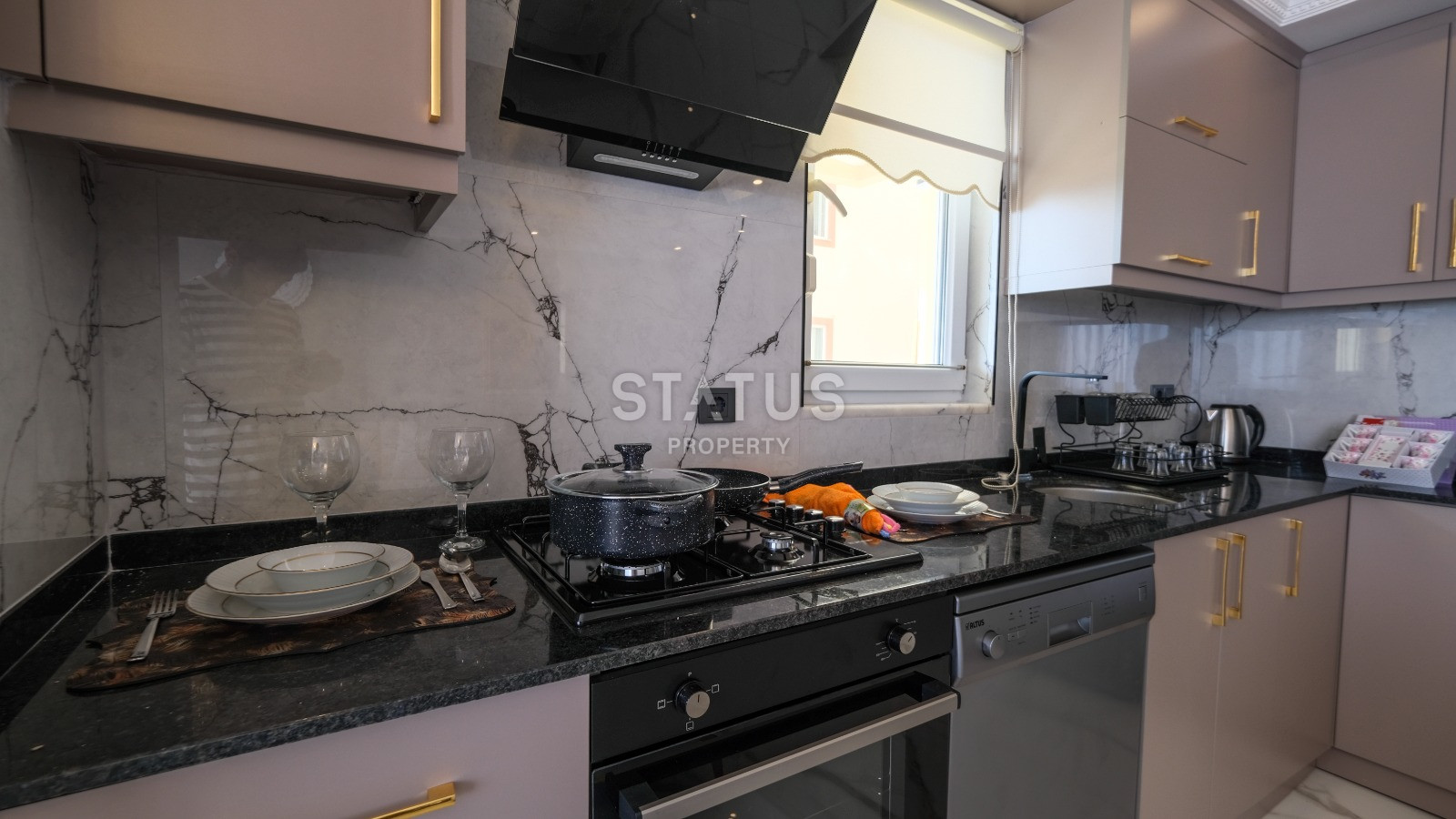 Красивая двухкомнатная квартира под ключ в районе Махмутлар с видом на море и историческую крепость. 120m2. фото 12