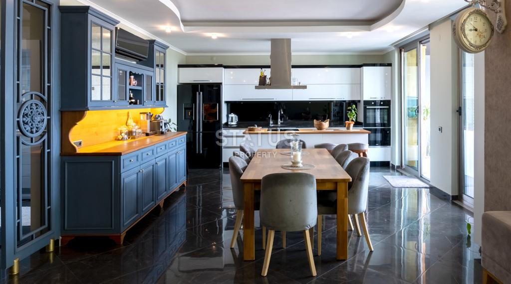 Duplex 200 meters from the sea in Oba. 220m2 фото 3