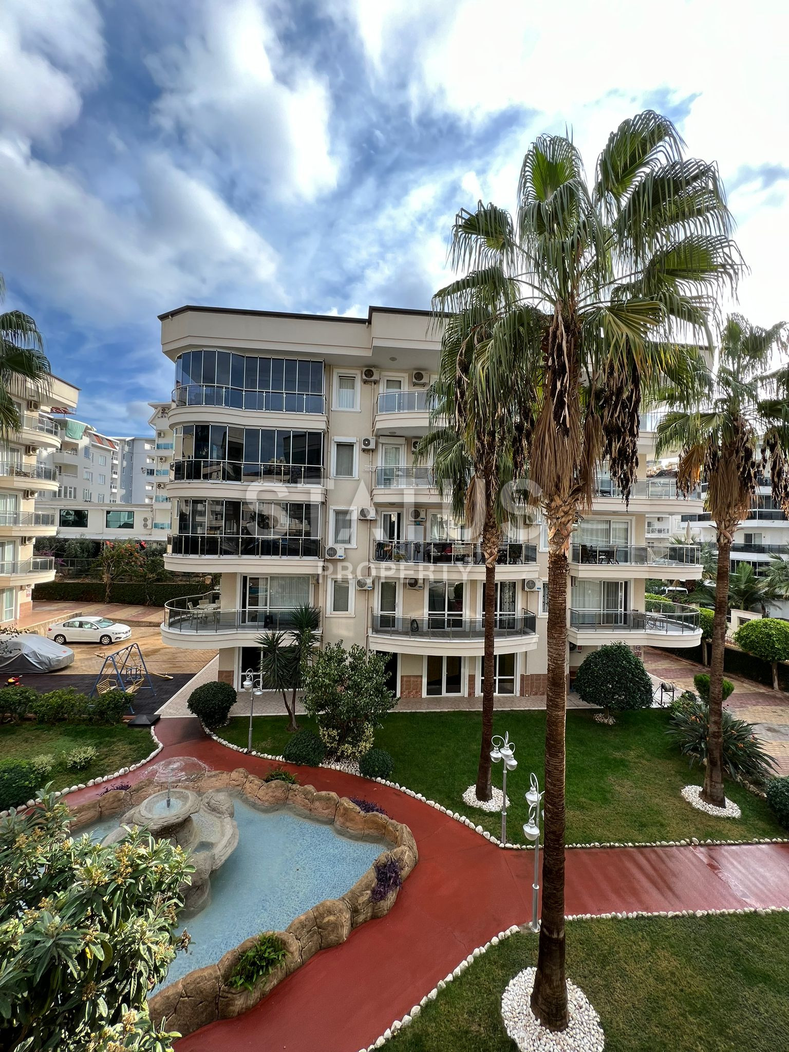 For sale is a three-room apartment in Oba. фото 3