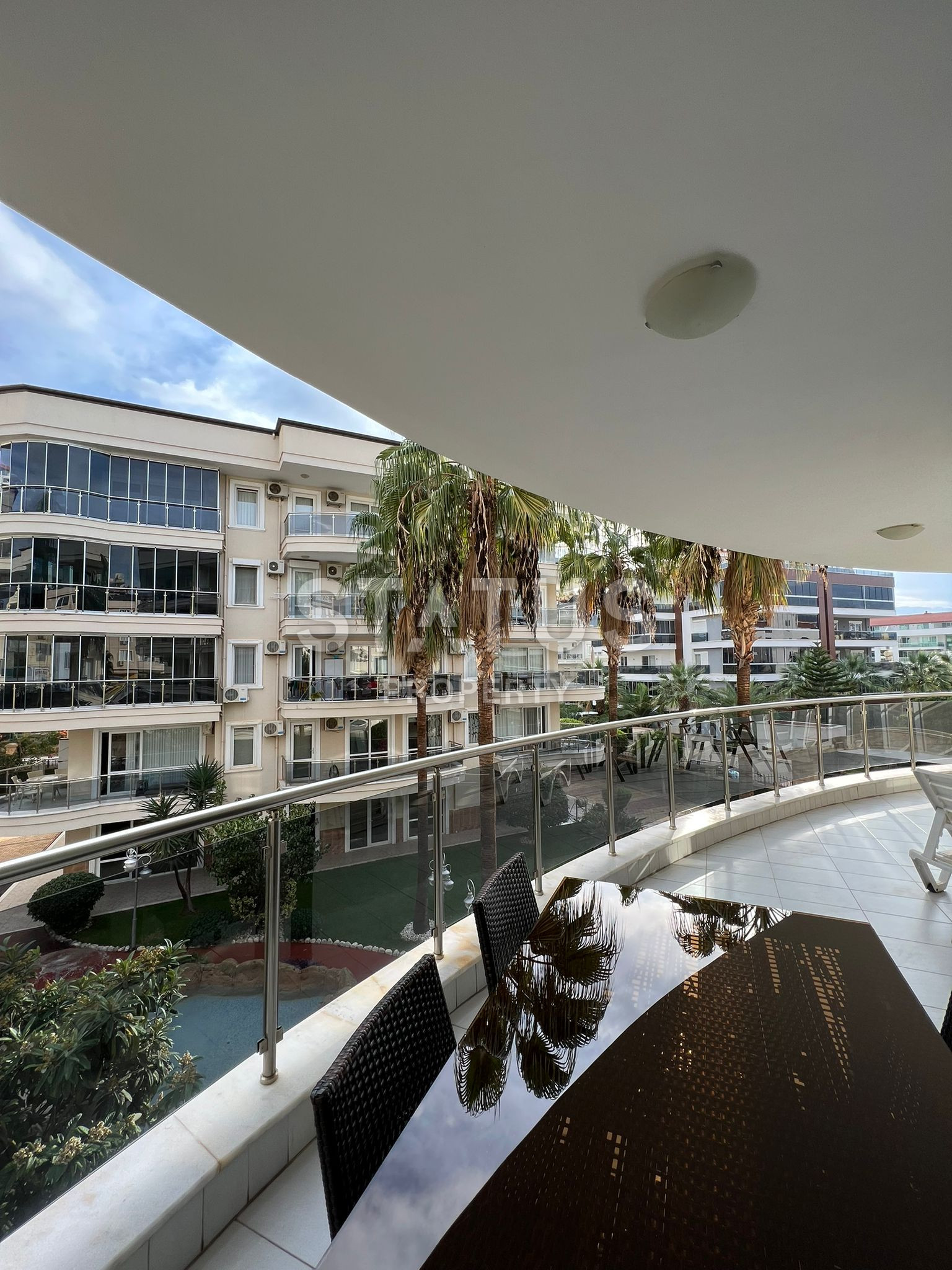 For sale is a three-room apartment in Oba. фото 4