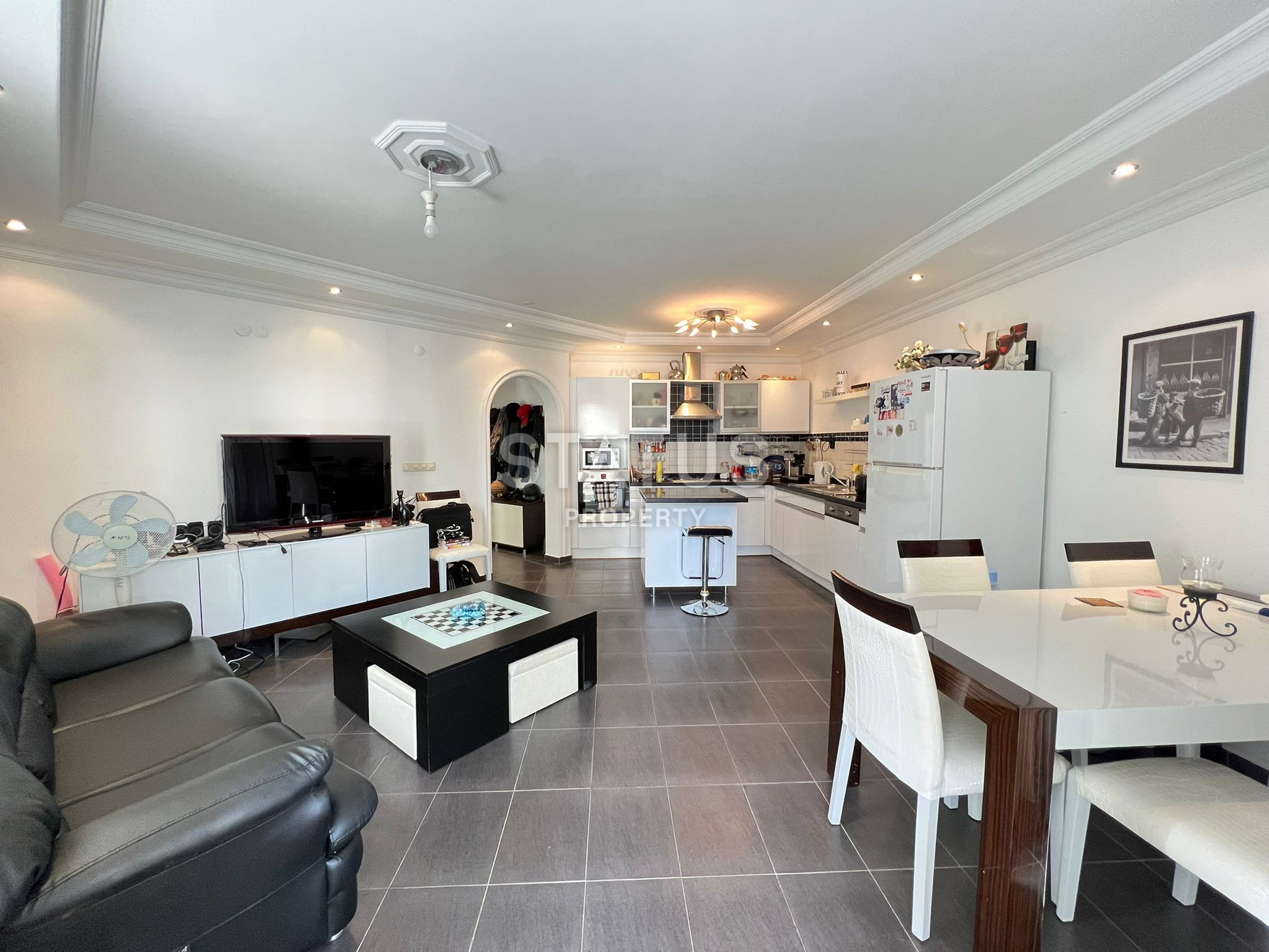 For sale is a three-room apartment in Oba. фото 5