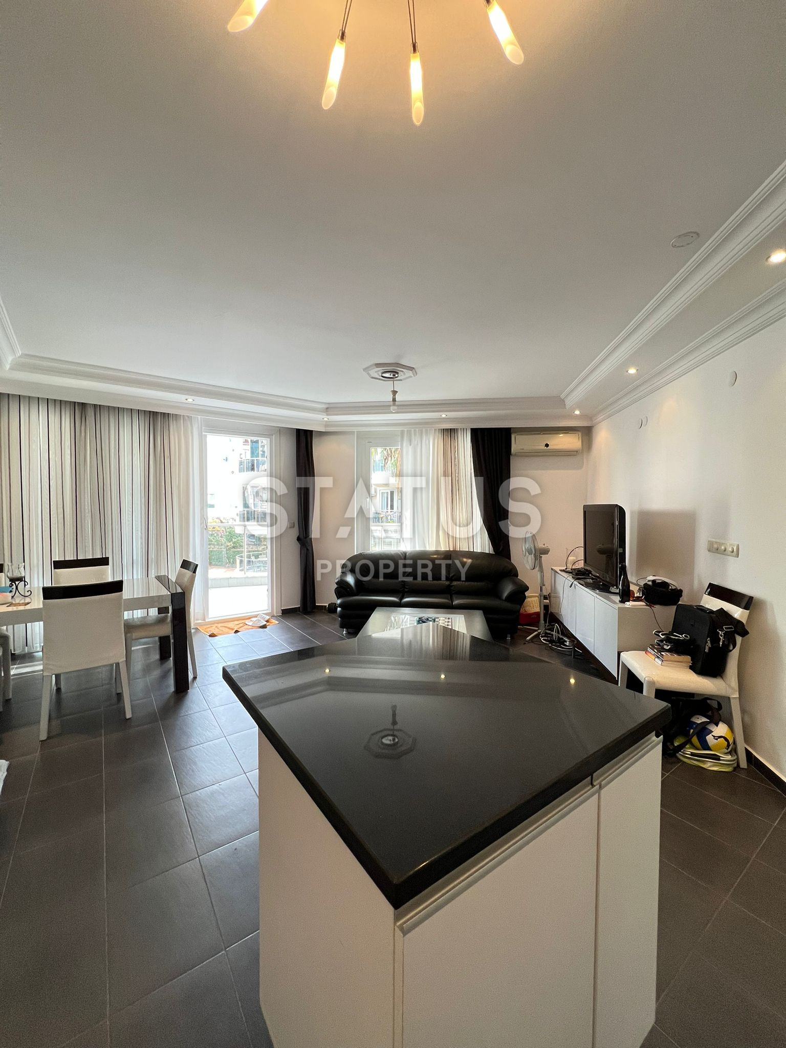 For sale is a three-room apartment in Oba. фото 8