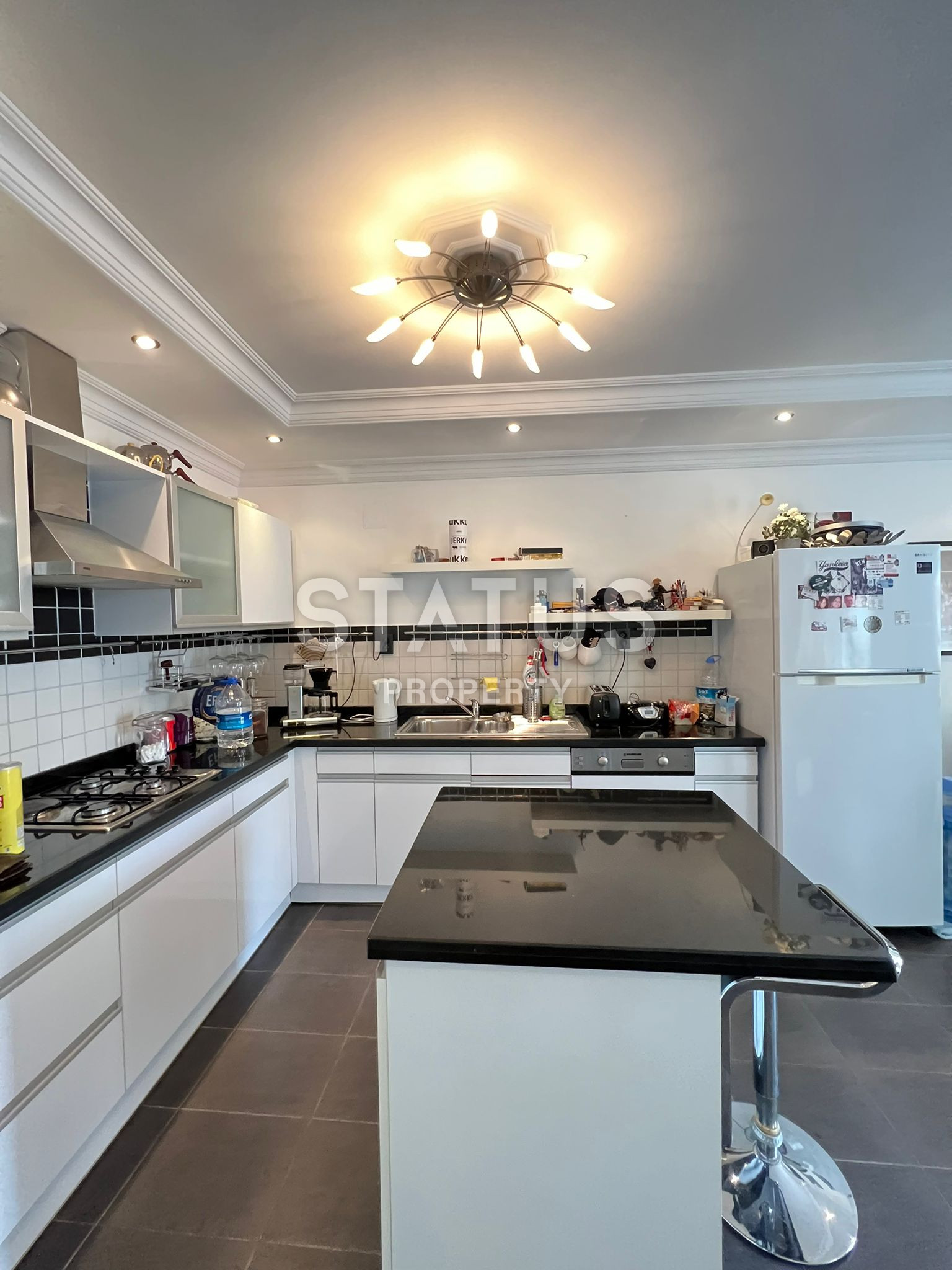 For sale is a three-room apartment in Oba. фото 9