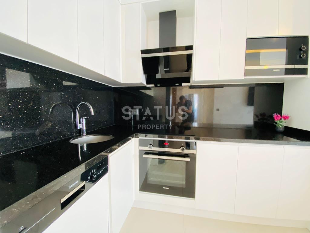 Three-room furnished apartment 200m from the sea in a boutique complex in Kargicak. 85m2 фото 4