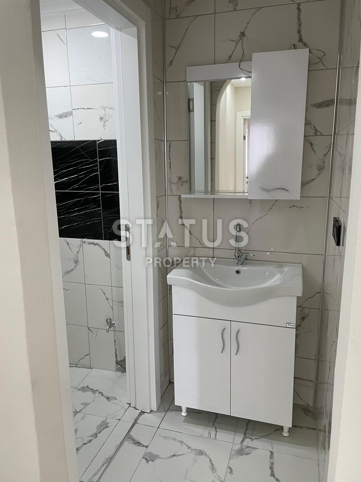 Четырехкомнатная квартира со свежим ремонтом без техники и мебели в Оба, 150 м2 фото 3