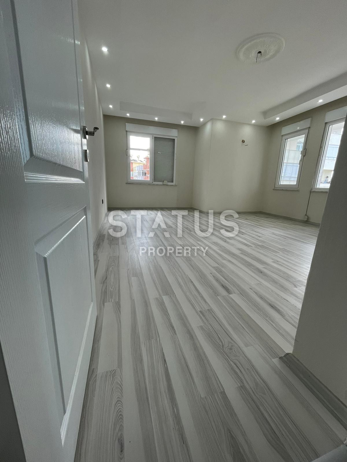 Четырехкомнатная квартира со свежим ремонтом без техники и мебели в Оба, 150 м2 фото 6