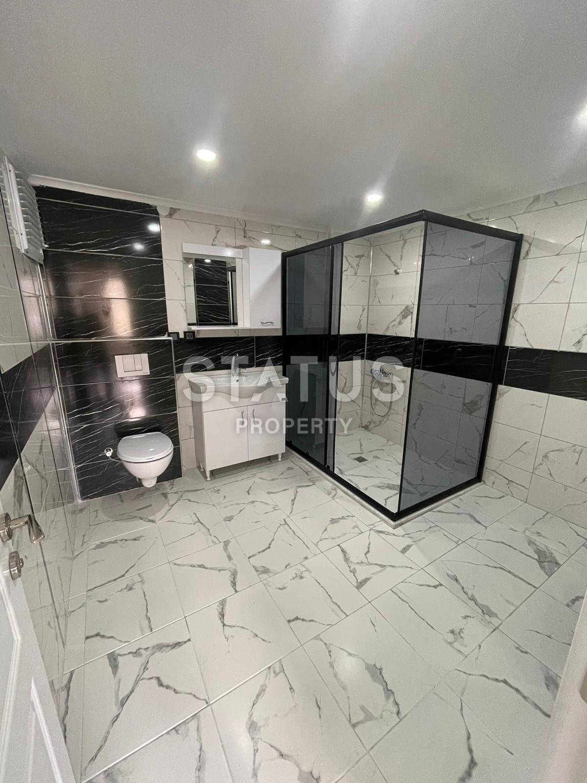 Четырехкомнатная квартира со свежим ремонтом без техники и мебели в Оба, 150 м2 фото 10