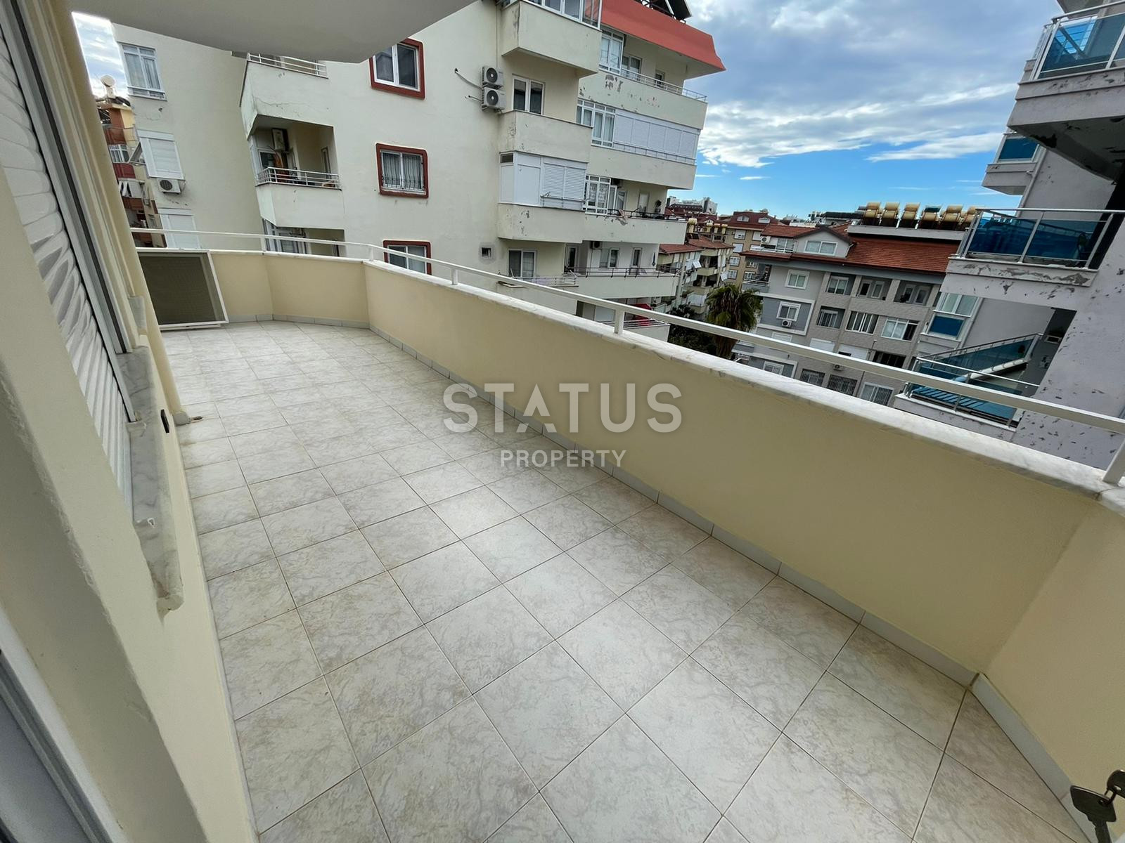 Четырехкомнатная квартира со свежим ремонтом без техники и мебели в Оба, 150 м2 фото 12