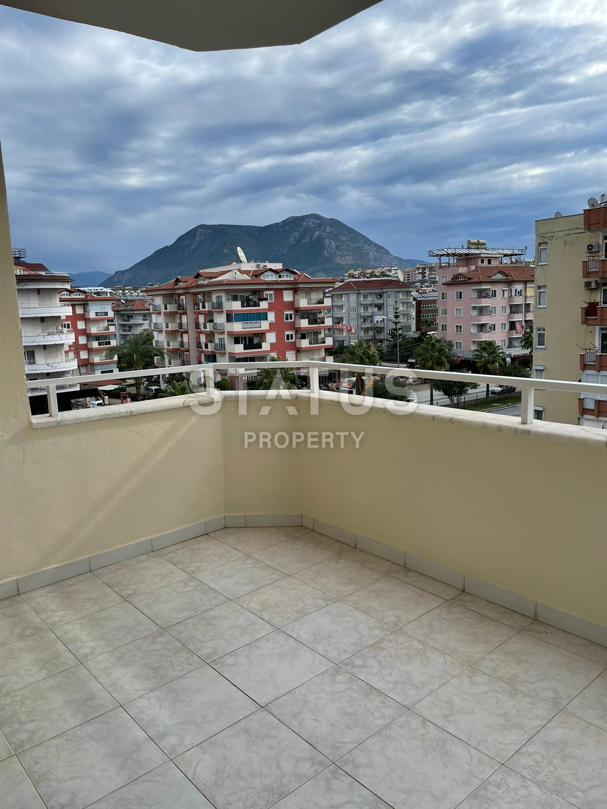 Четырехкомнатная квартира со свежим ремонтом без техники и мебели в Оба, 150 м2 фото 13